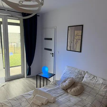 Freedom Free Parkigng 3* Варшава